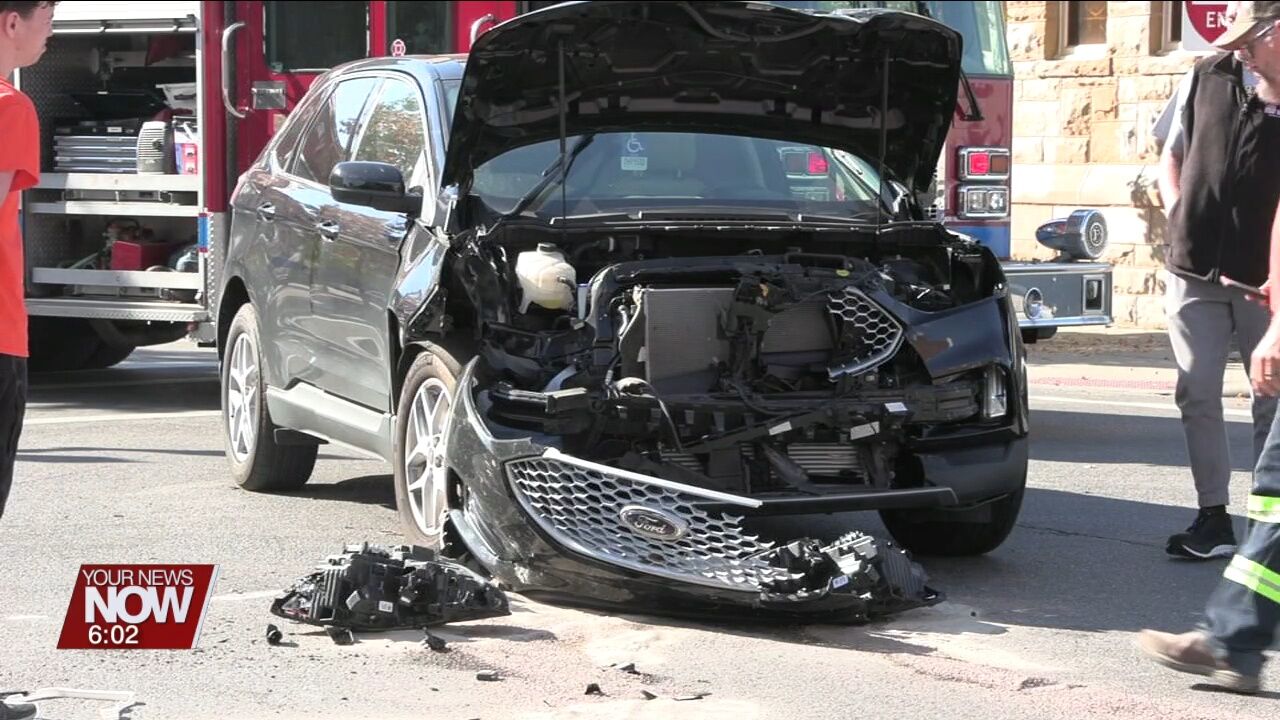 Only minor injuries after one car rolls over in two-vehicle crash in downtown Lima